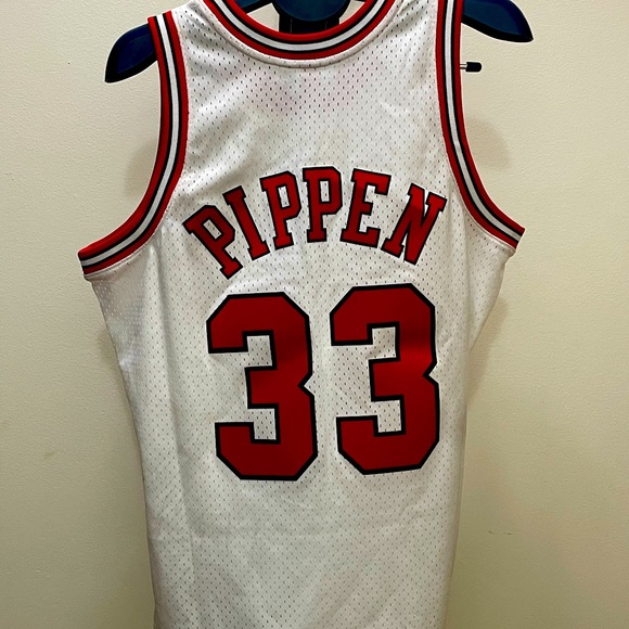 Vintage Scottie Pippen Chicago Bulls Mitchell and Ness NBA Jersey - Picture 3 of 3